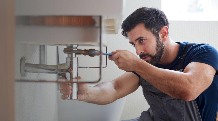 Sink faucet replacement in Van Lear, KY